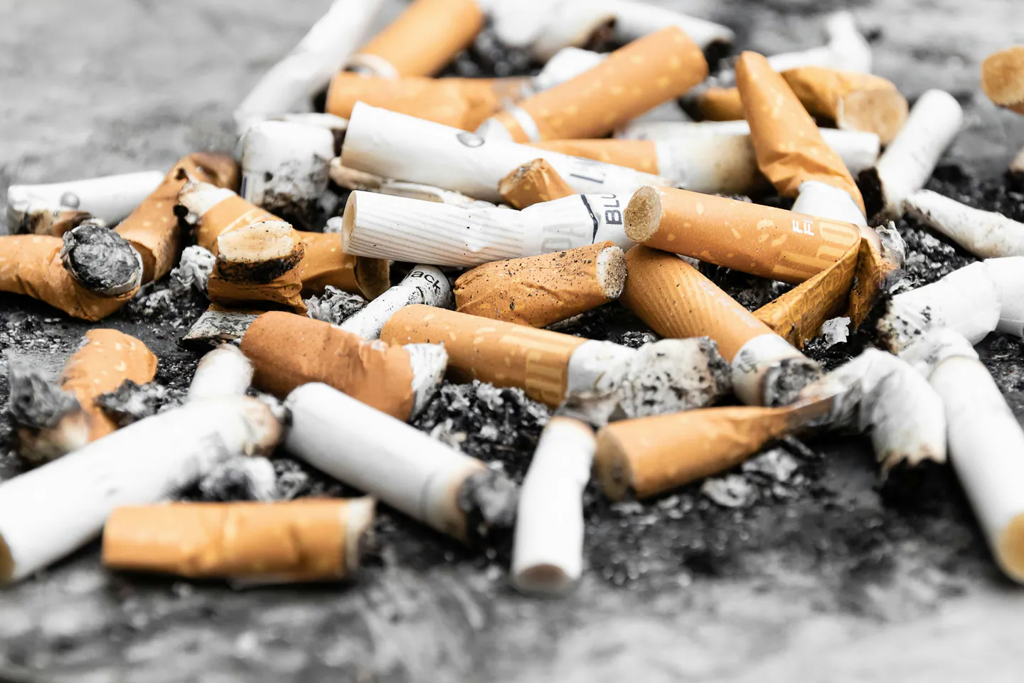 Accumulation de mégots de cigarettes