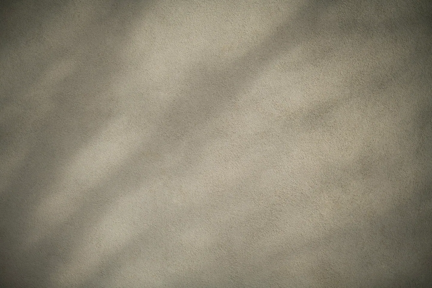 Jeu d'ombre et de lumière sur un mur