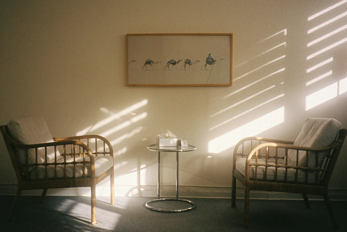 Intérieur clair et sobre, propice au calme